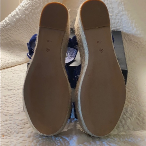 Halogen Blue Suede sandals size 11 EUC - Picture 5 of 6